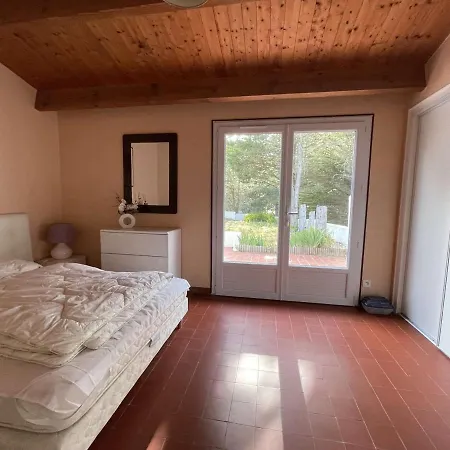Maison Avec Acces Direct A La Plage, 2 Terrasses, Jardin Clos, 3 Chambres, Parking Prive A - Fr-1-224b-492 *