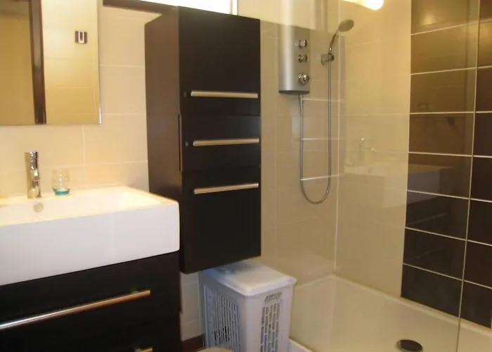 Maison Avec Accès Direct à La Plage, 2 Terrasses, Jardin Clos, 3 Chambres, Parking Privé à - Fr-1-224b-492 * La Guérinière